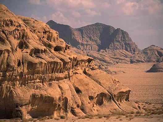 Jeep tour of Wadi Rum on Jordan Holiday vacation